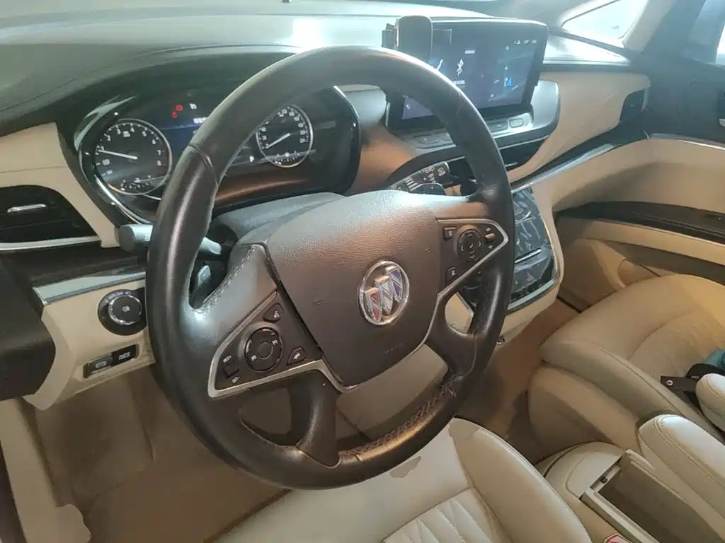 Фото 11 - Buick GL8