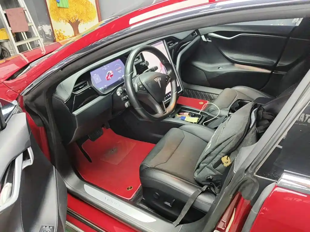 Фото 8 - Tesla Model S