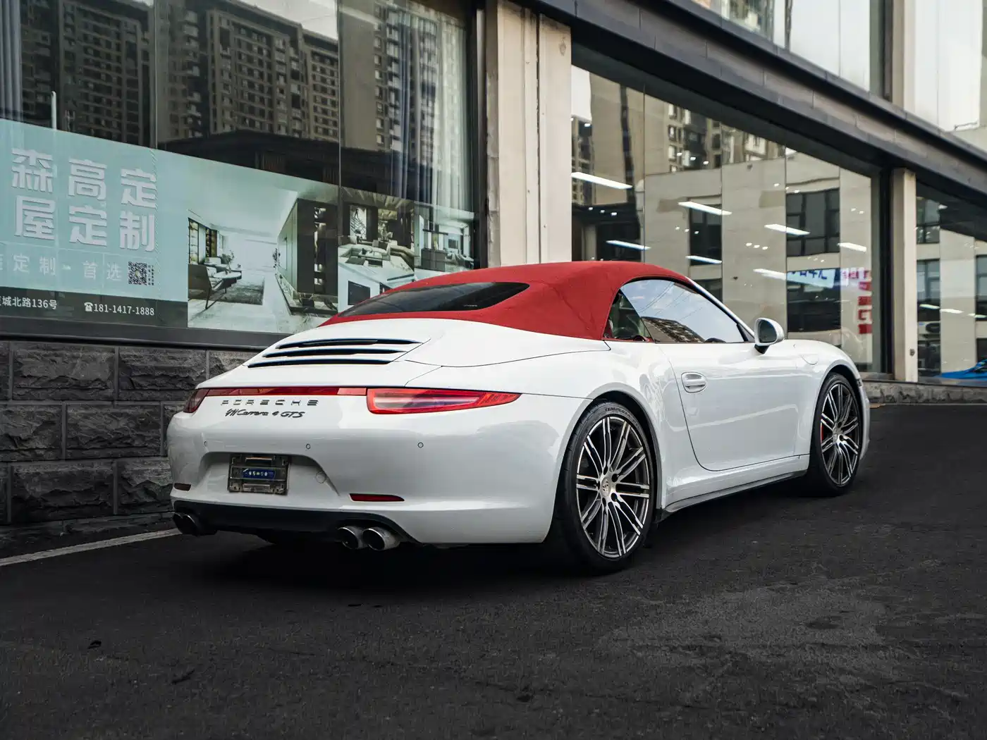 Porsche 911 2015 Carrera 4 Cabriolet 3.4L Style Edition фото 10