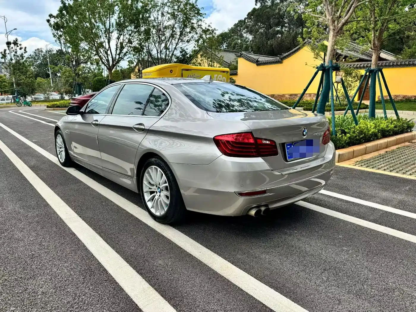 BMW 5 Series 2014 525Li Luxury Design Package фото 7