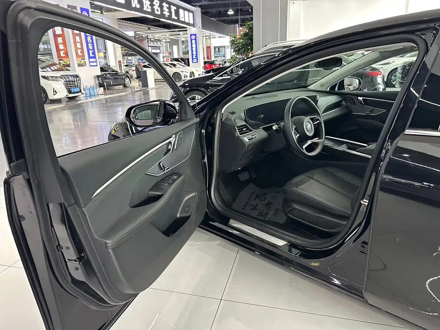 Buick LaCrosse 2025 2025 Model 28T Platinum Edition