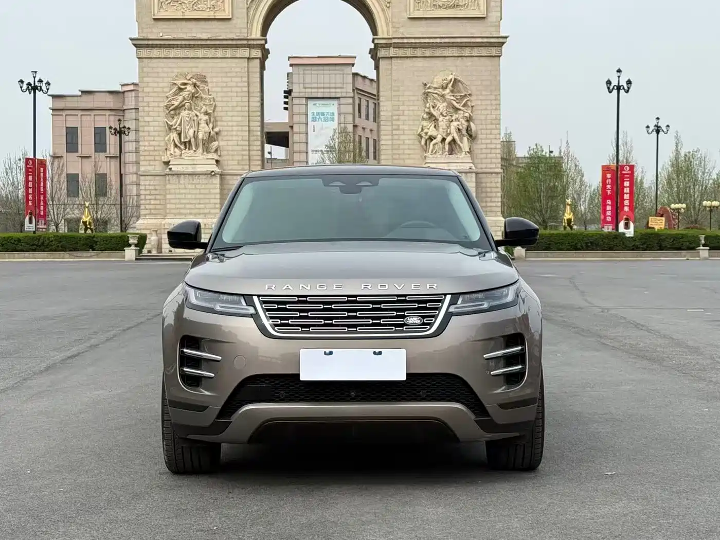 Land Rover Range Rover Evoque 2024 Range Rover Evoque L 249PS Condensed Light Limited Edition фото 2