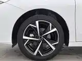 Фото 17 - Roewe i5