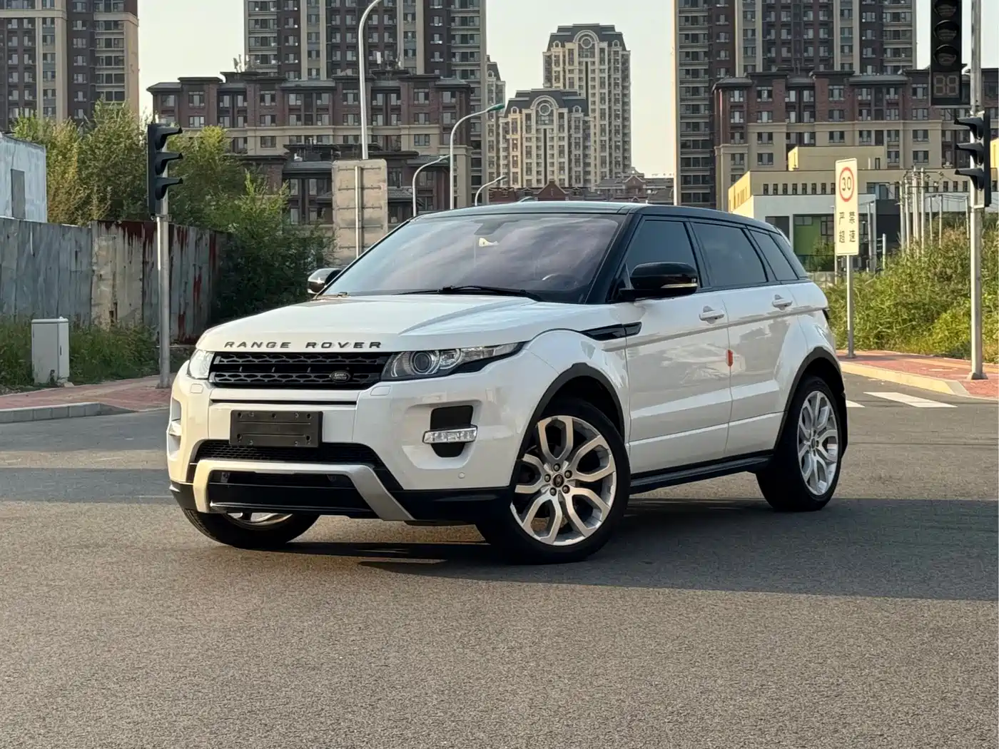 Land Rover Range Rover Evoque (Import) 2013 2013 2.0T 5-door Dynamic Edition