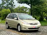 Photo 3 - Toyota Sienna