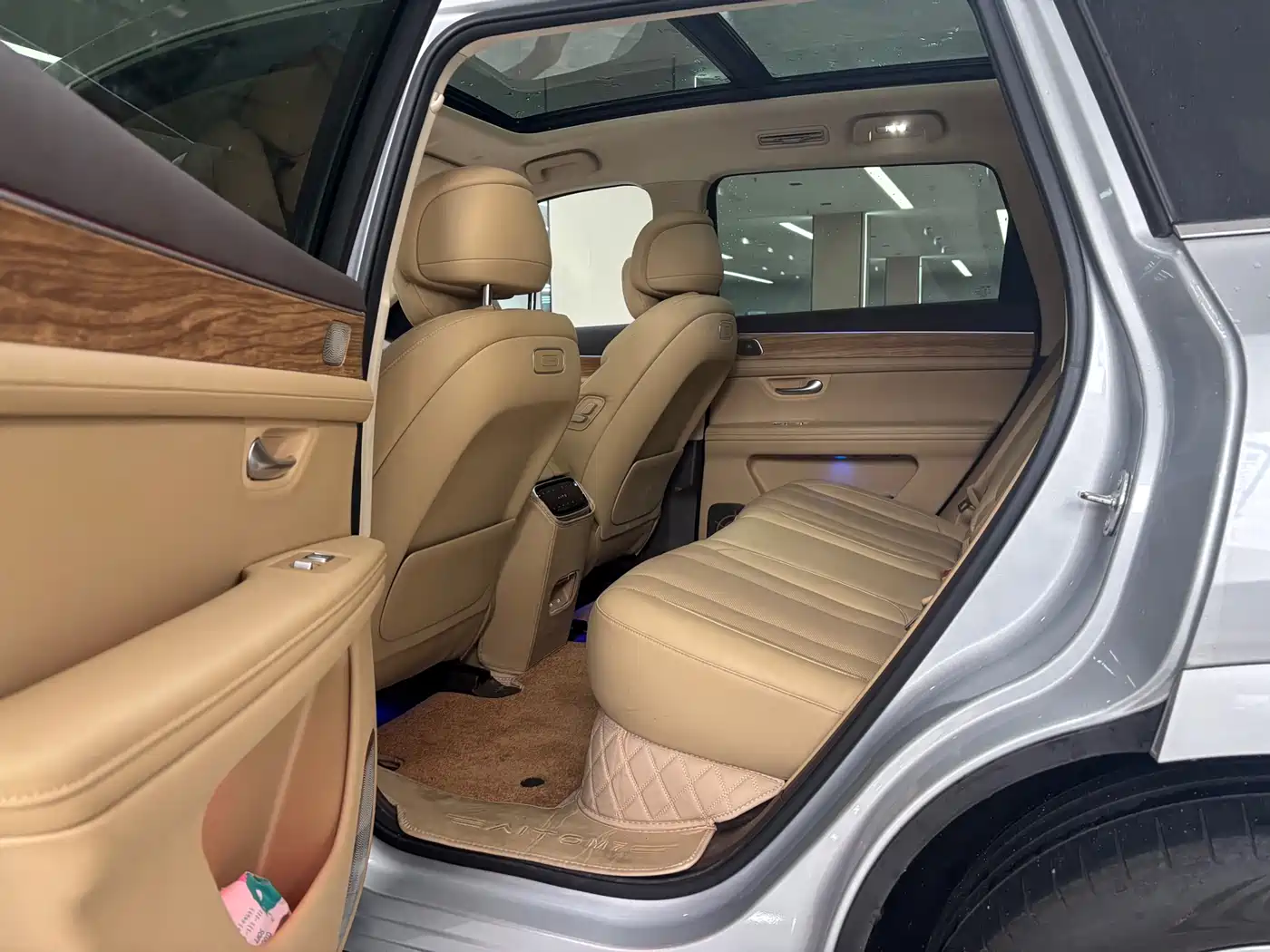 AITO Wenjie AITO M7 2024 1.5T Smart AWD Max Edition 5-Seater фото 13