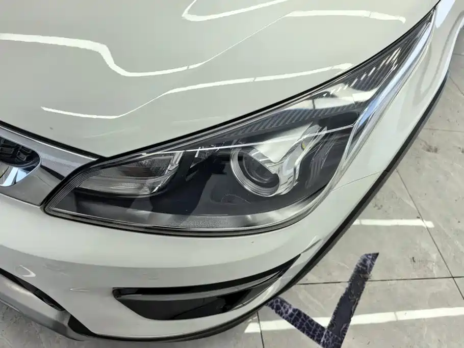Kia KX CROSS 2020 2019 1.6L Automatic Smart Sunroof Edition China VI