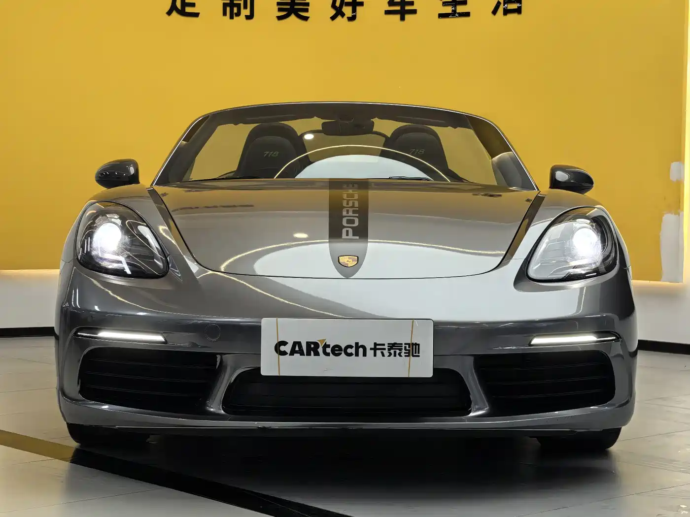 Porsche 718 2022 Boxster T 2.0T фото 2