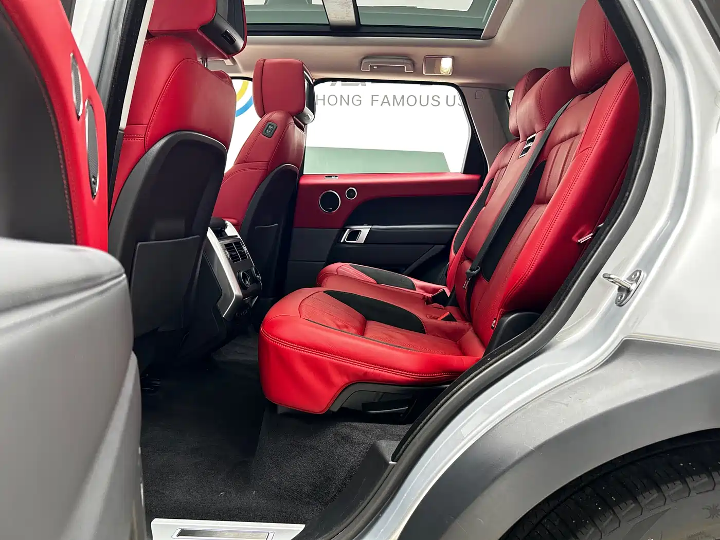Land Rover Range Rover Sport 2021 3.0 L6 Gloss Black Edition фото 14