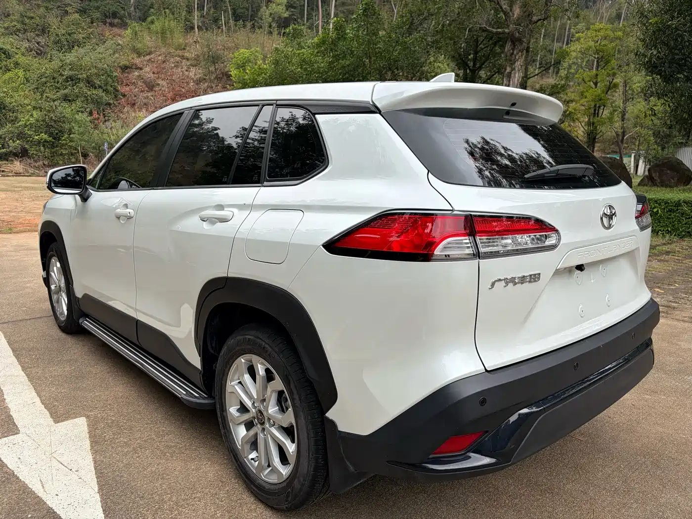 Toyota Frontlander 2023 2.0L CVT Elite Edition фото 7