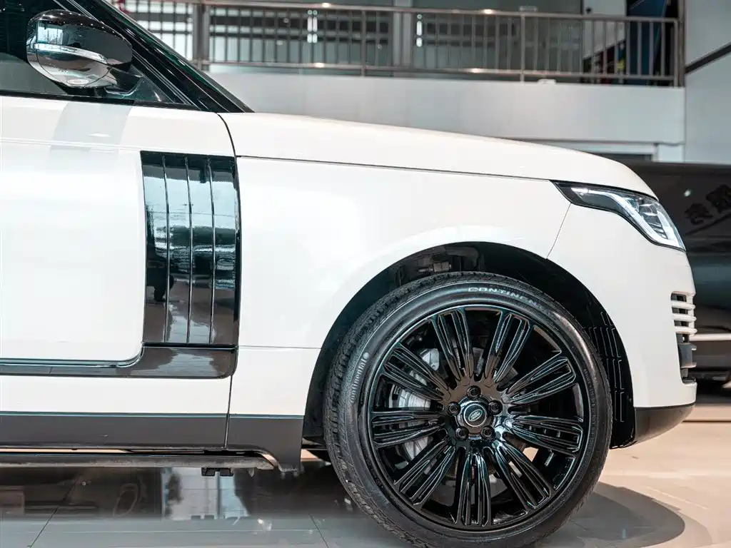 Land Rover Range Rover 2018 3.0 SC V6 Vogue Heritage Edition фото 5