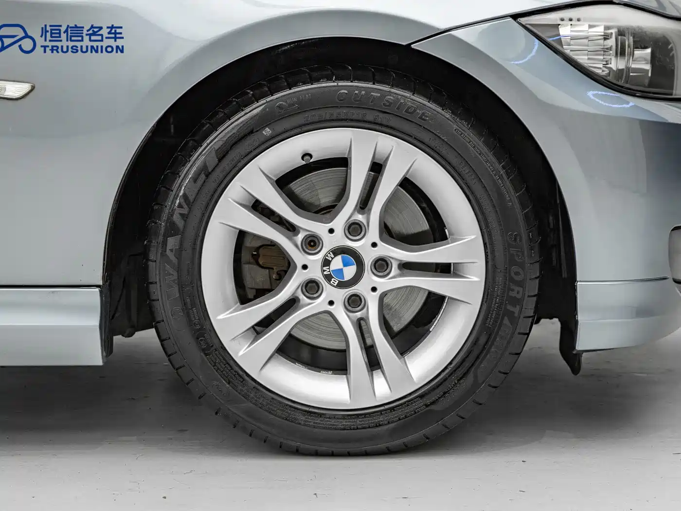 BMW 3 Series 2011 320i Fashion фото 20