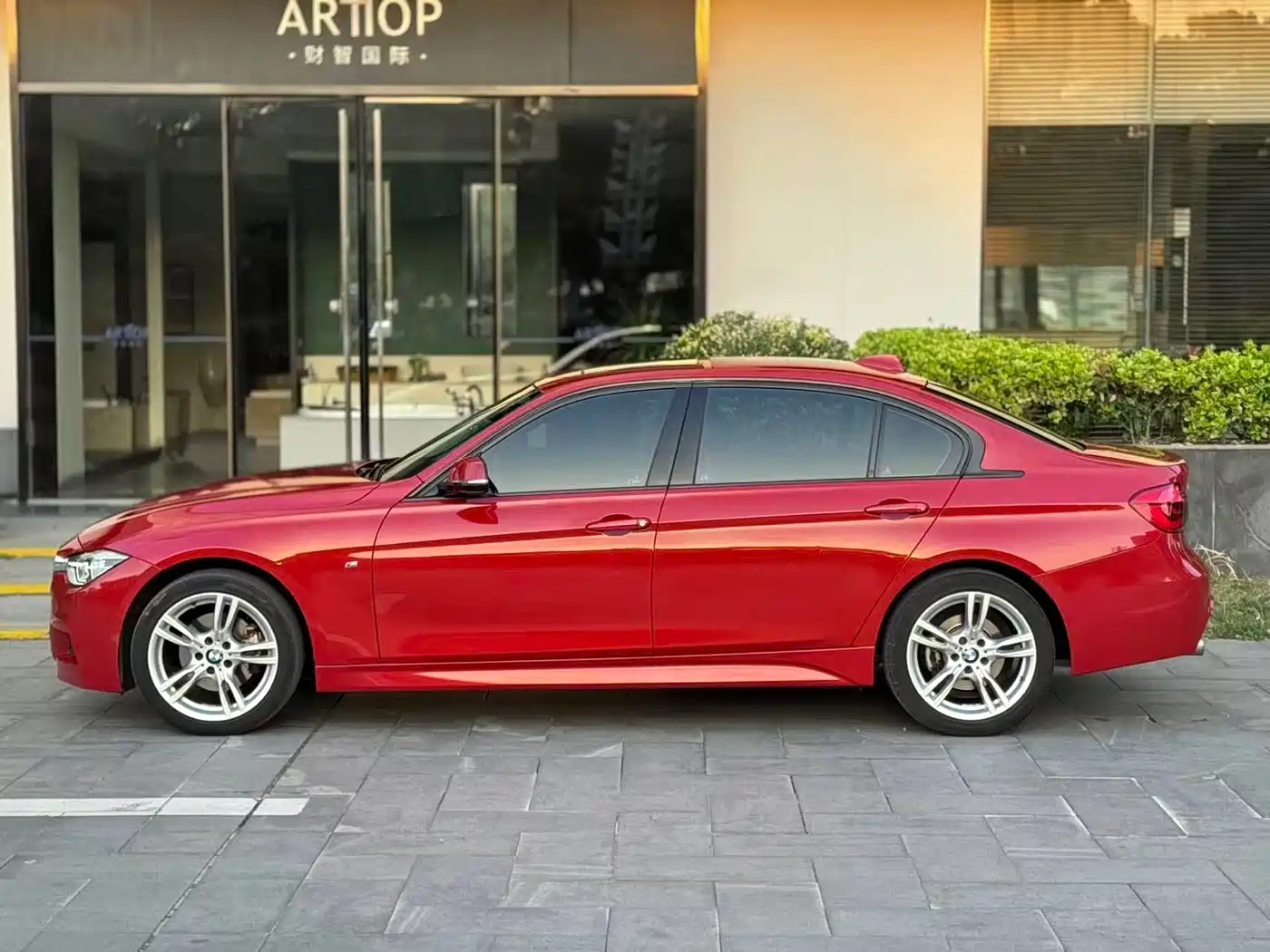 BMW 3 Series 2018 320Li Leading M Sport Package фото 4