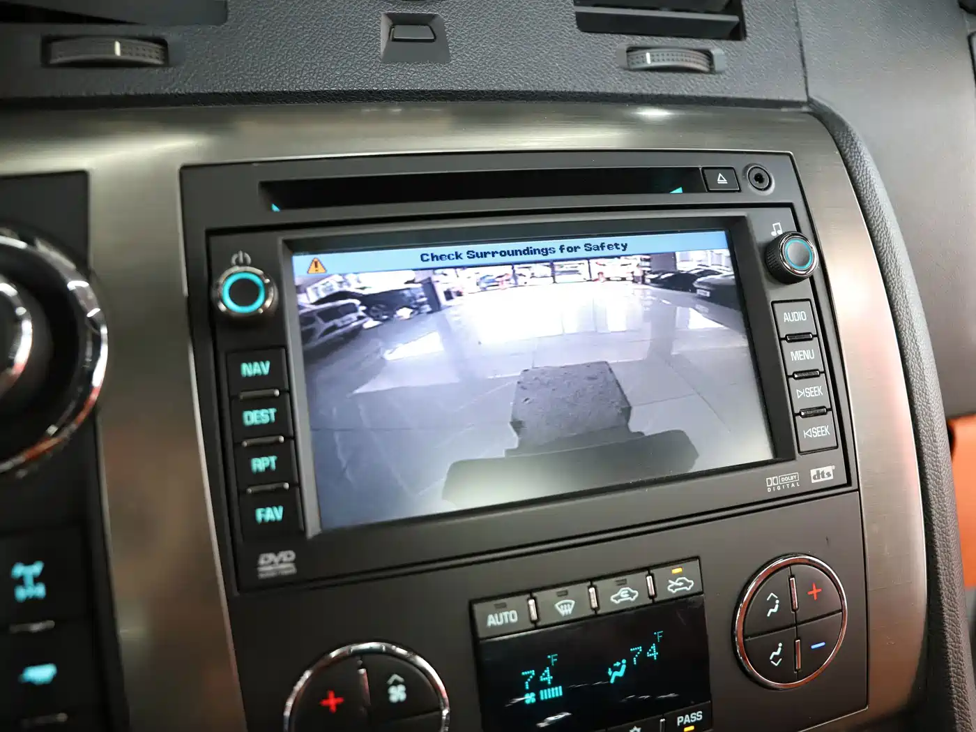 Hummer H2 2013 2008 Model 6.2 AT