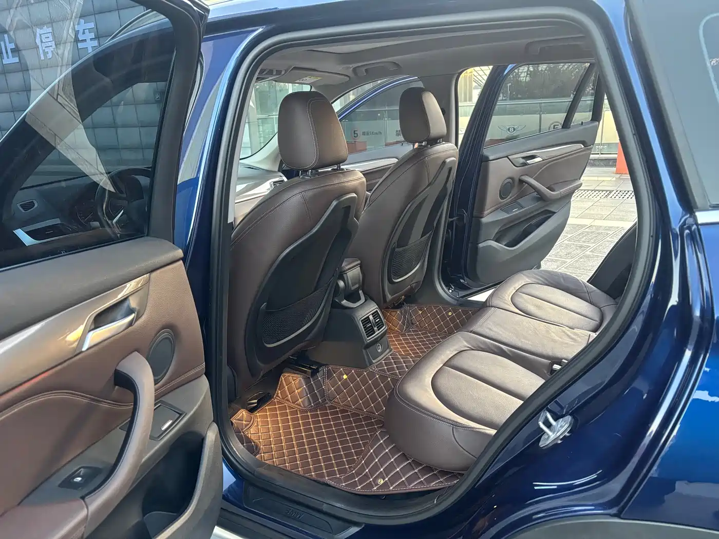 BMW X1 2018 sDrive18Li Premium Model фото 10