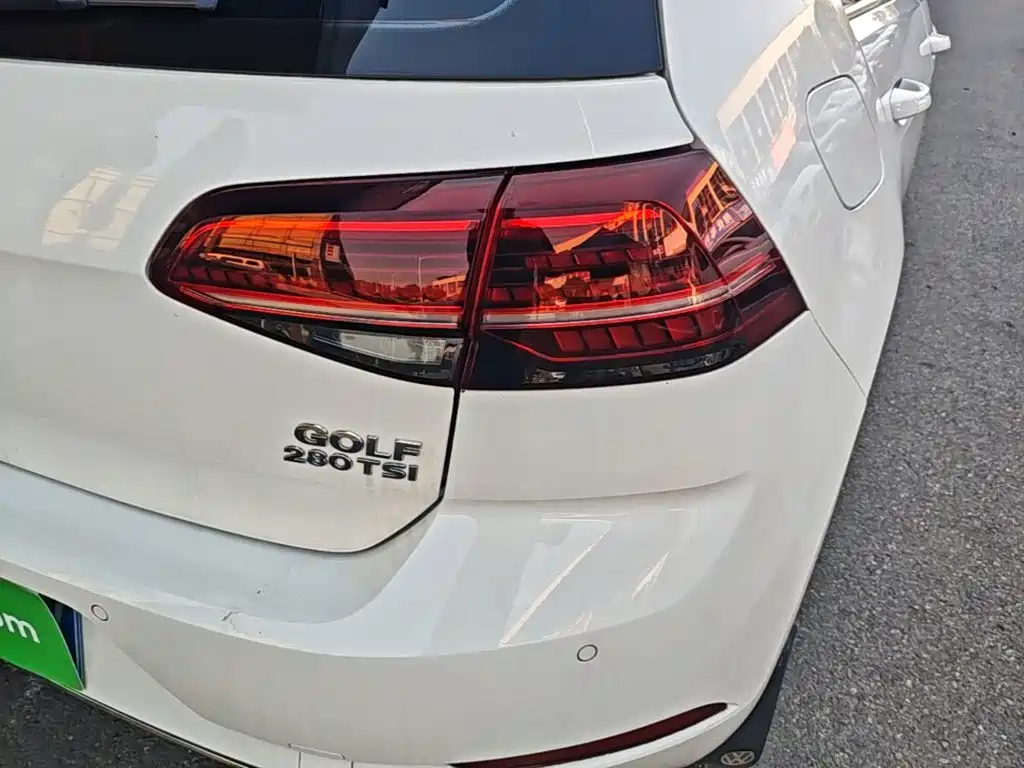 Фото 8 - Volkswagen Golf