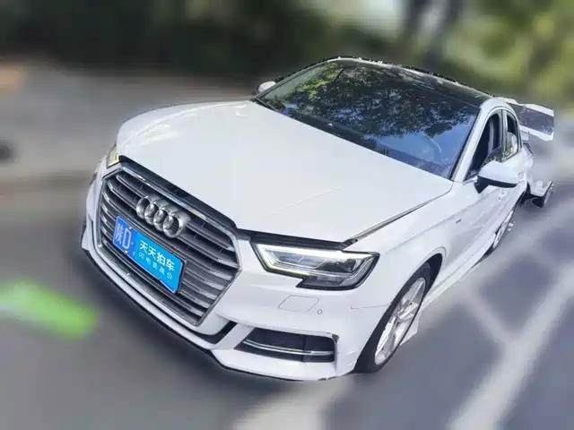 Audi A3 2020 Limousine 35 TFSI Fashion China VI — фото 1