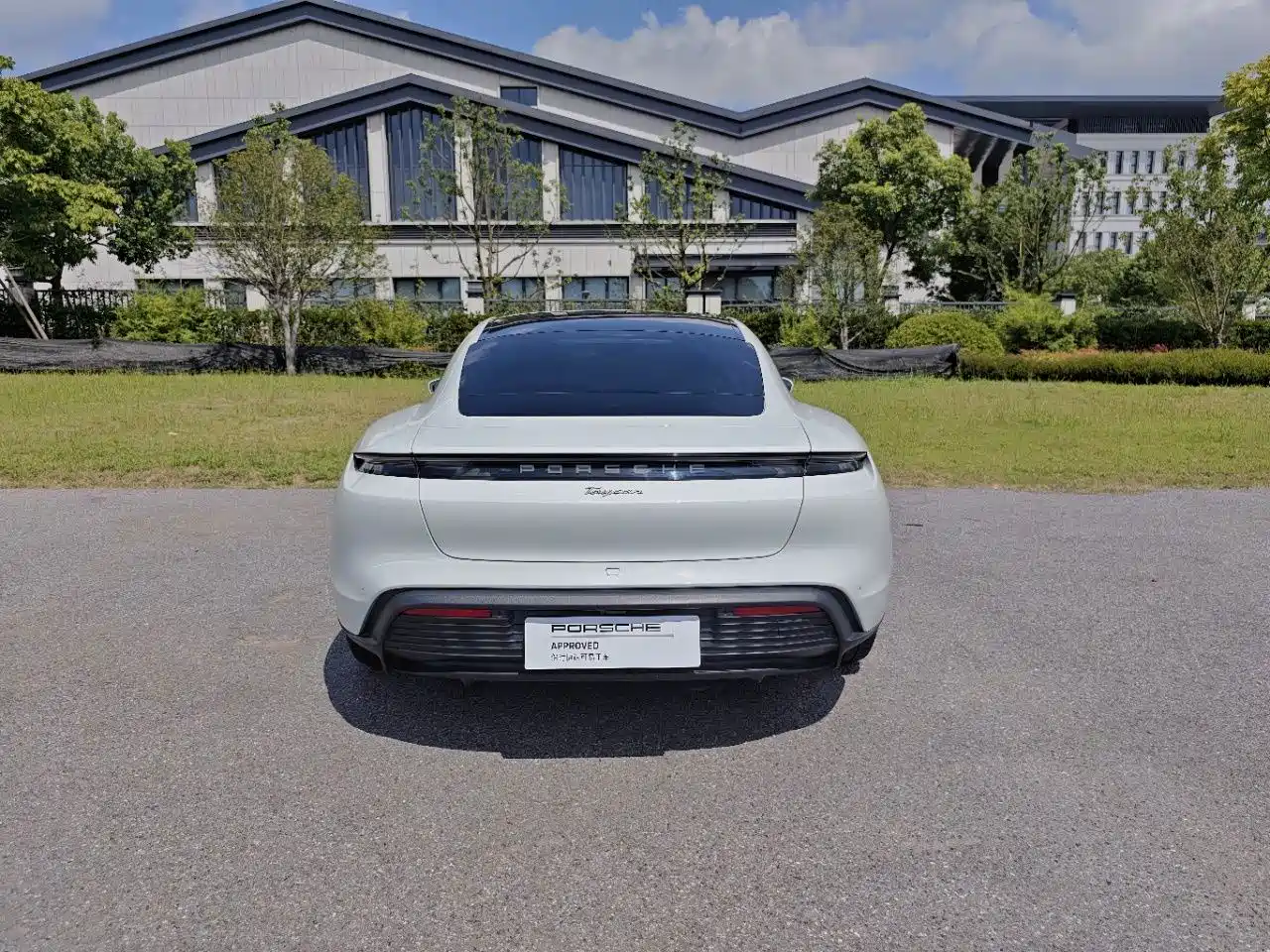Porsche Taycan 2023 2022 Taycan