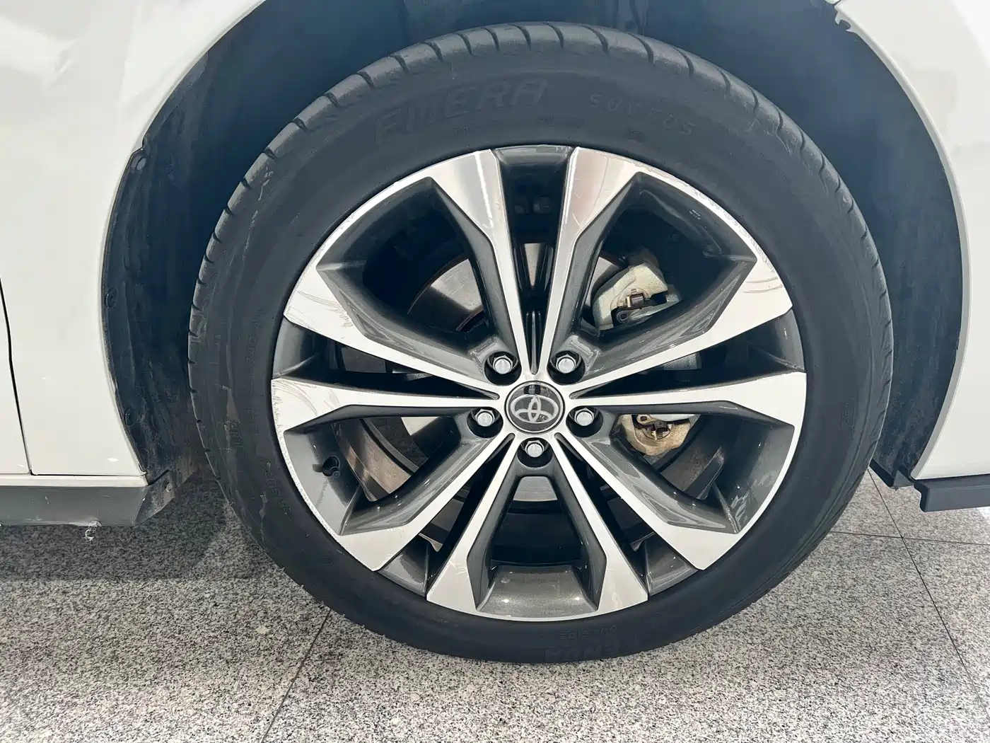 Toyota Granvia 2024 2.5L Hybrid Premium PLUS фото 15