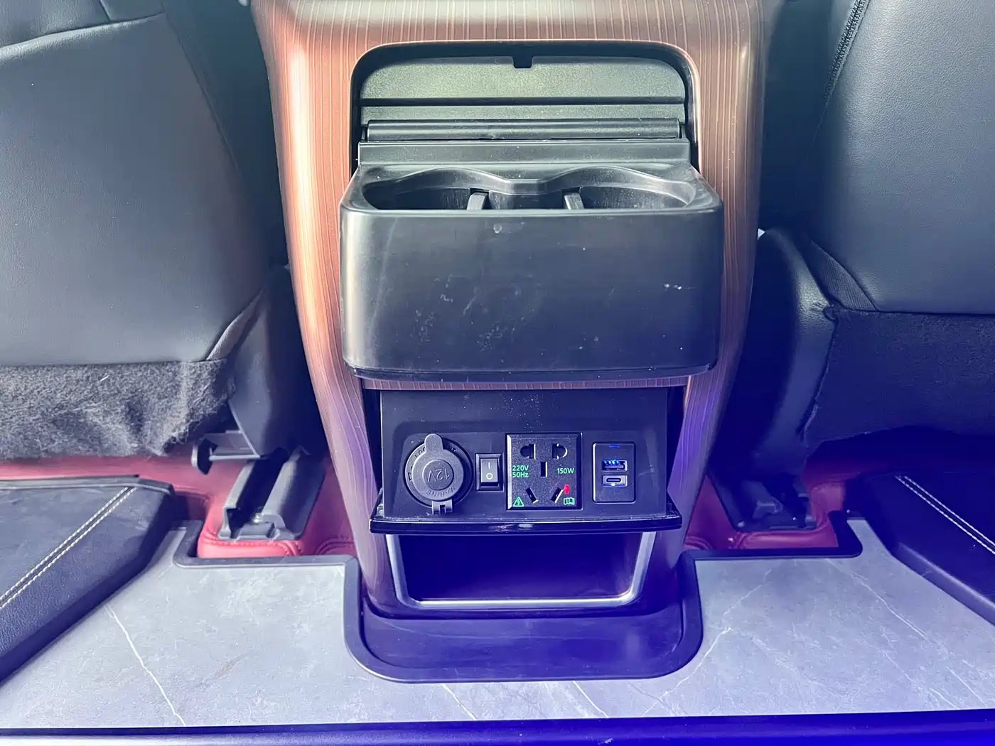 Toyota Granvia 2024 2.5L Hybrid Premium PLUS фото 28