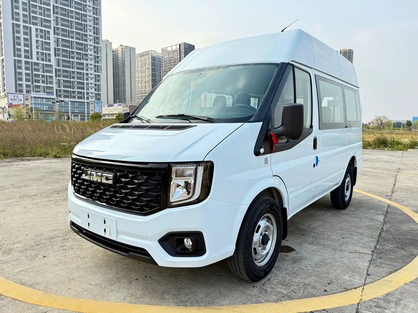 Jiangling JMC Fushun 2025 Model 2.0T 6MT Diesel Short Wheelbase Medium-High Roof Commercial MPV 5/6 Seats