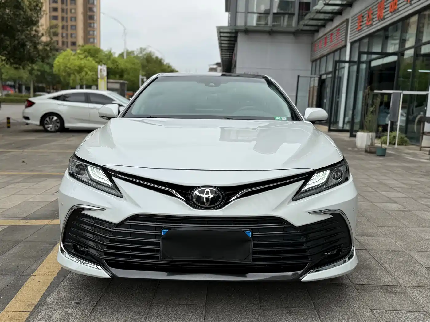 Toyota Camry 2021 2.5G Luxury Edition фото 2