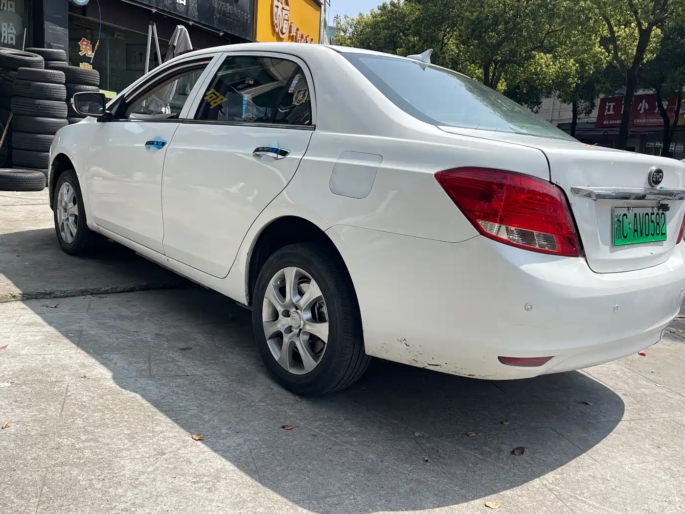 BYD E5