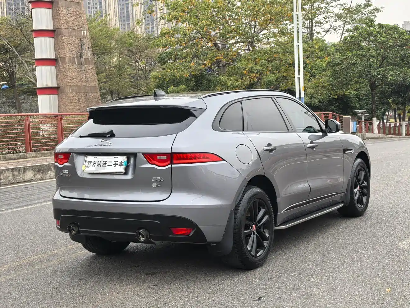 Jaguar F-PACE 2020 2.0T R-Dynamic SE фото 19