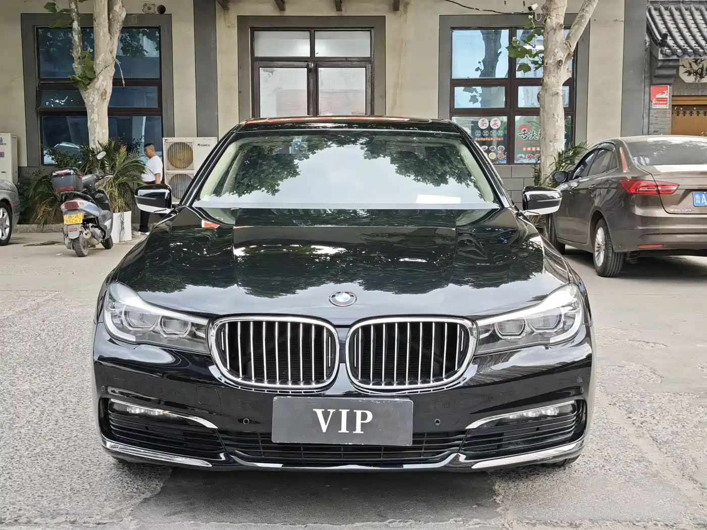 BMW 7 Series 2016 730Li Leading фото 2