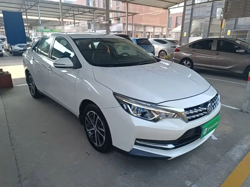 Venucia D60 2019 2019 1.6L XL CVT Smart Connect Elite Edition