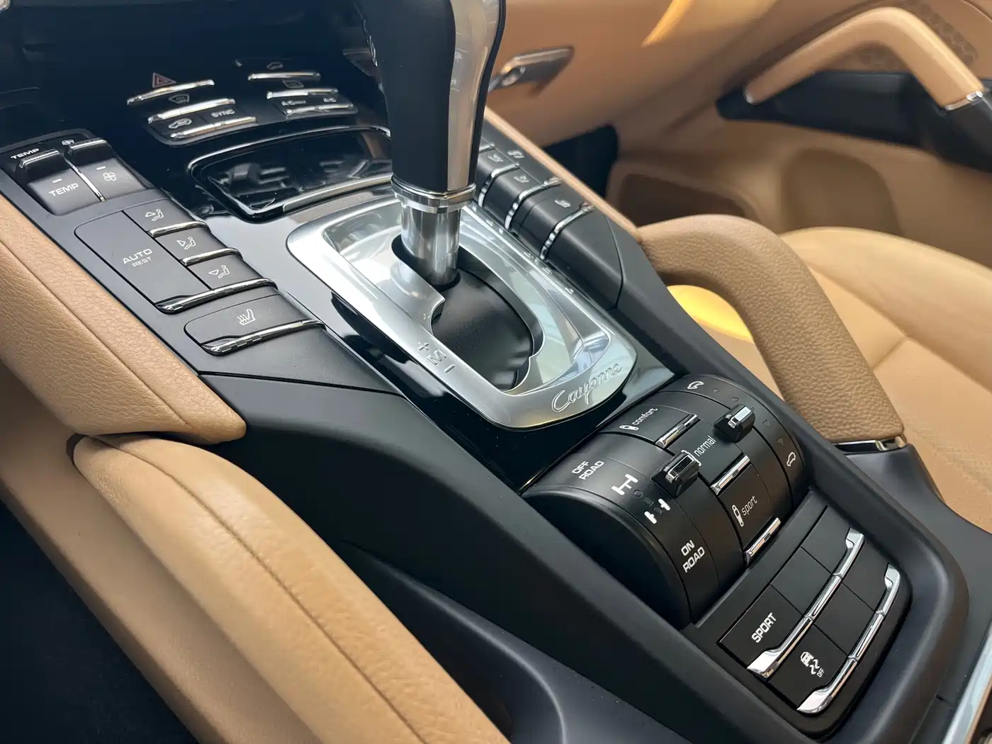 Porsche Cayenne 2014 Cayenne Platinum Edition 3.0T фото 11