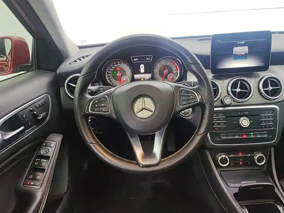 Mercedes-Benz GLA 2016 GLA 200 Fashion фото 15