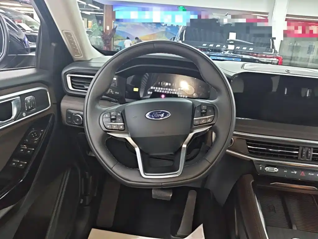Ford Explorer 2025 2024 2.3T EcoBoost AWD Titanium Edition 7-Seater