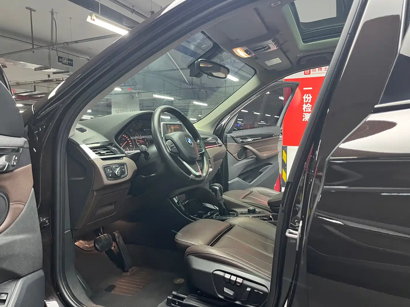BMW X1 2018 sDrive18Li Premium Model фото 15