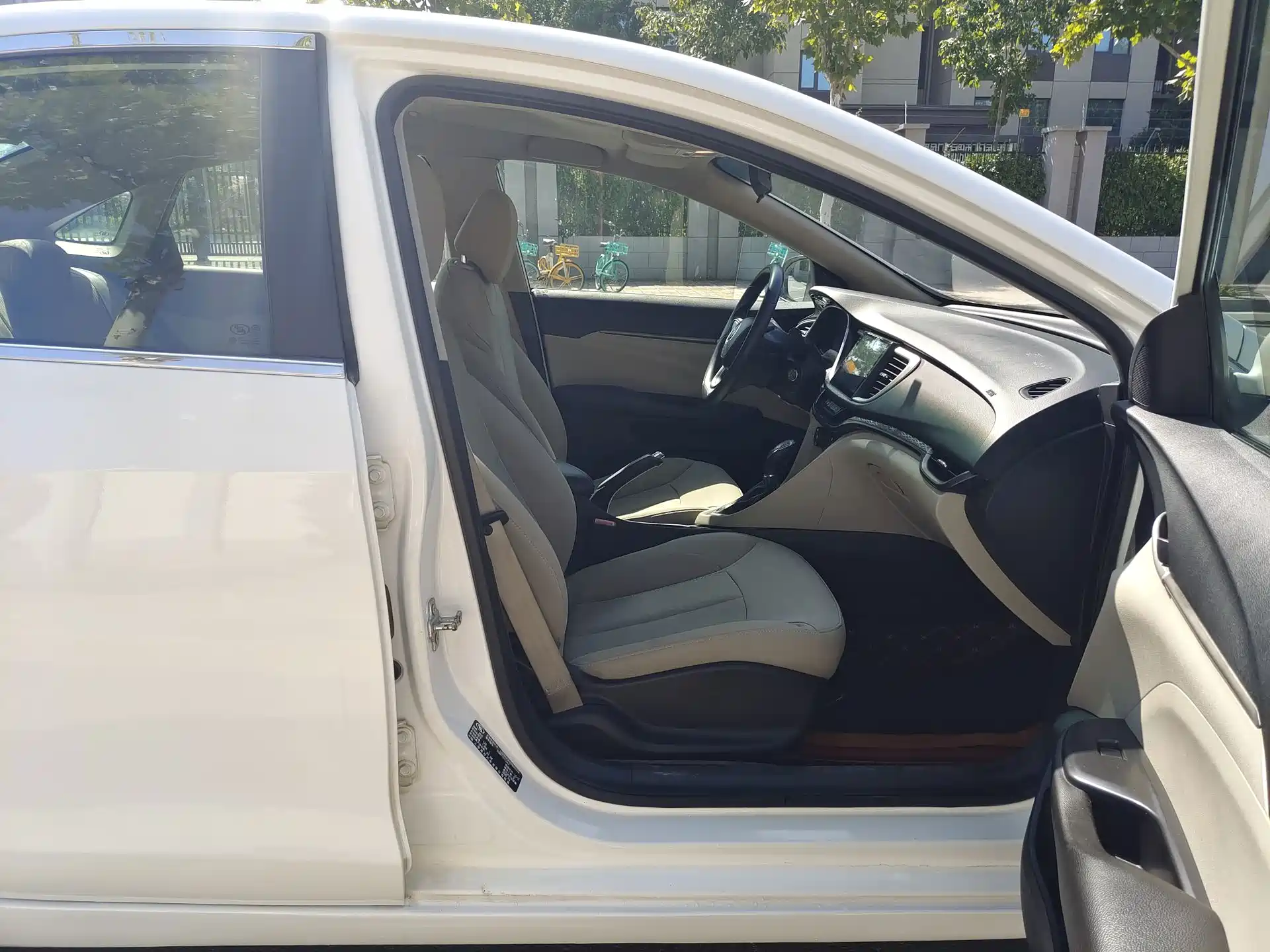 Фото 15 - Buick Excelle