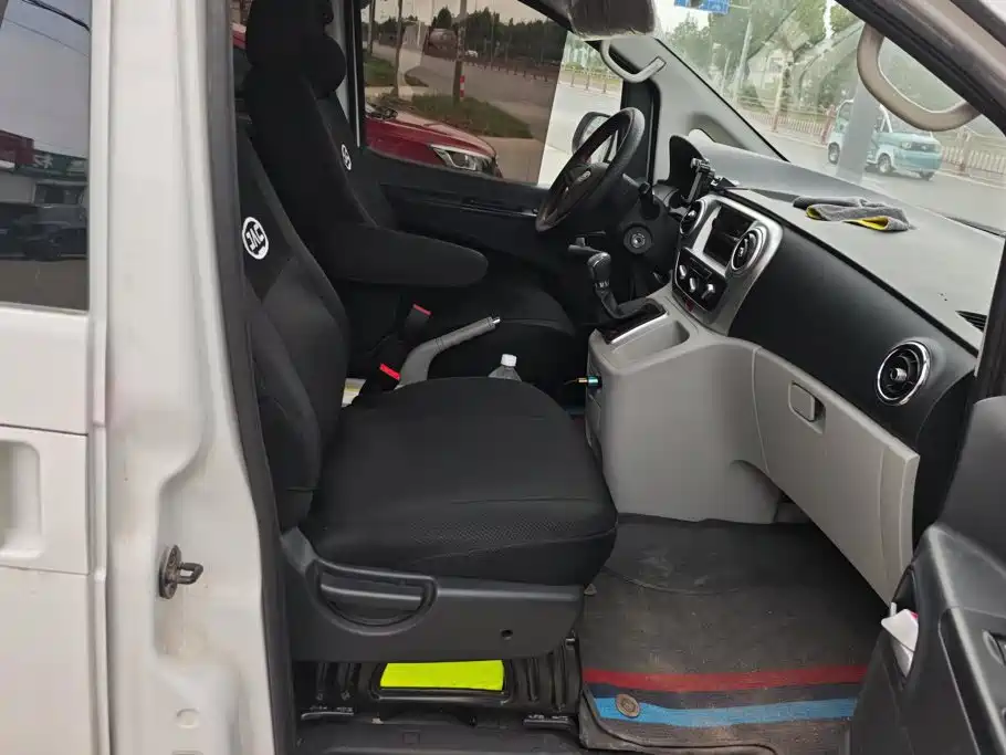 JAC Refine M3 2025 2025 PLUS 1.8L Manual Classic 5-seater
