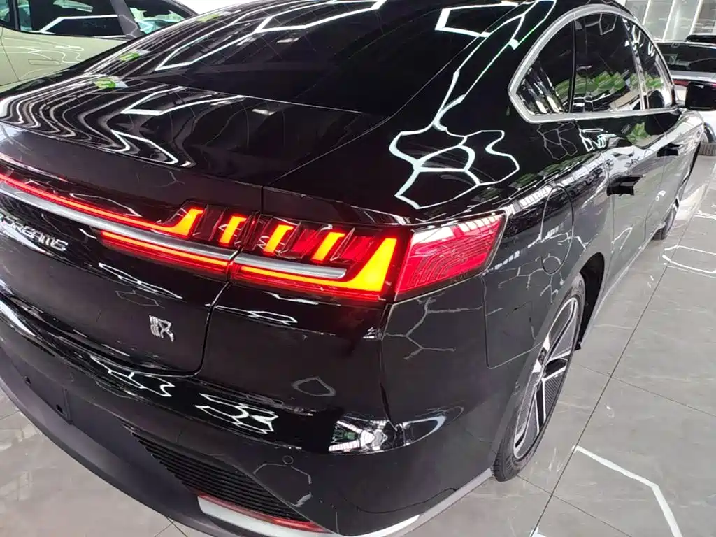 Фото 8 - BYD Han