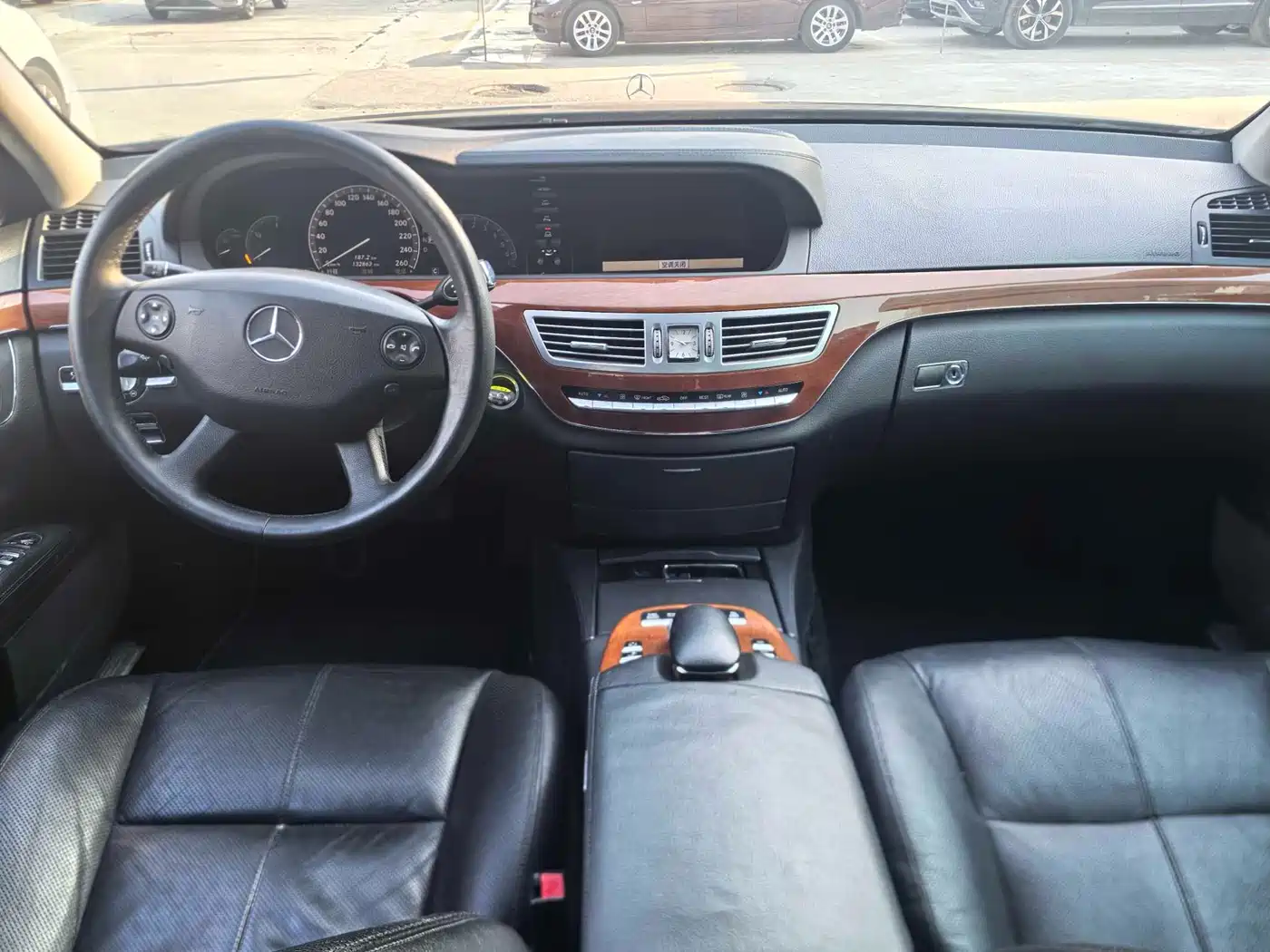 Mercedes-Benz S-Class фото 9