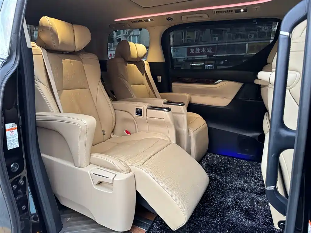 Toyota Alphard 2018 Facelift 3.5L Luxury Edition фото 8