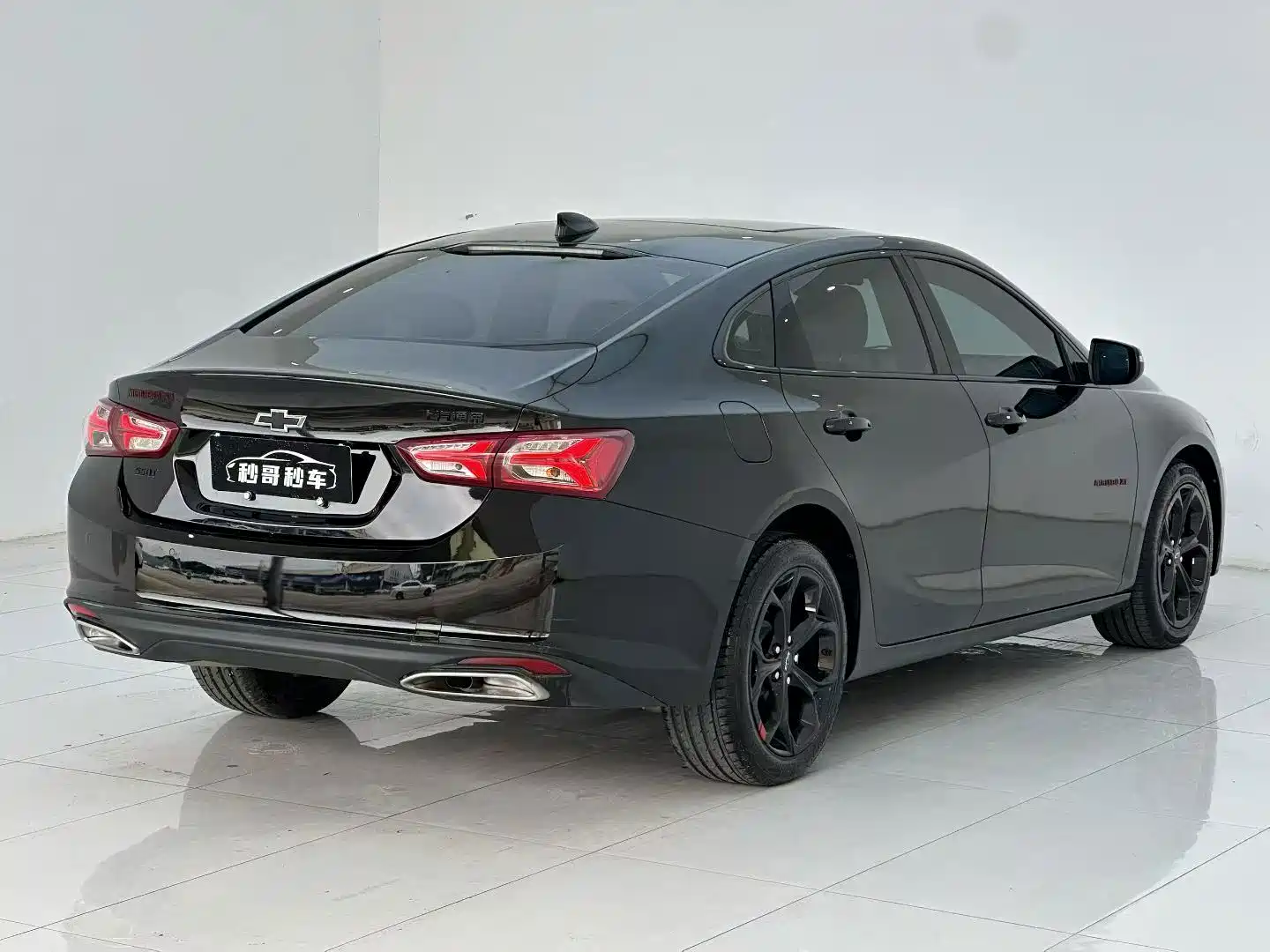 Photo 9 - Chevrolet Malibu XL