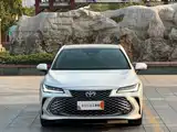 Photo 2 - Toyota Avalon