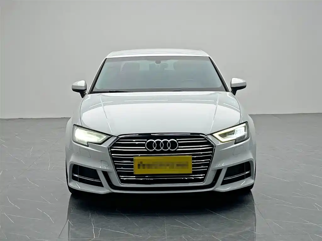 Audi A3 2018 30th Anniversary Limousine 35 TFSI Sport фото 2