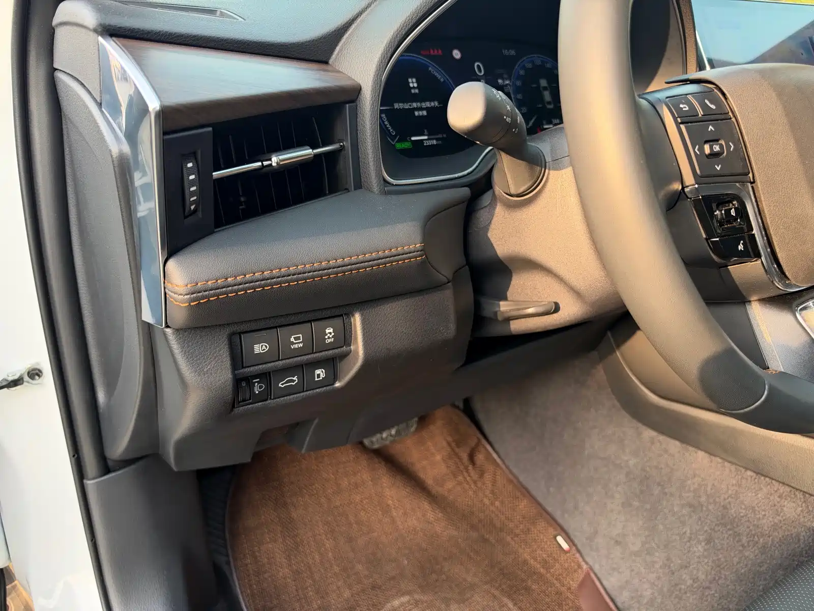 Photo 9 - Toyota Avalon