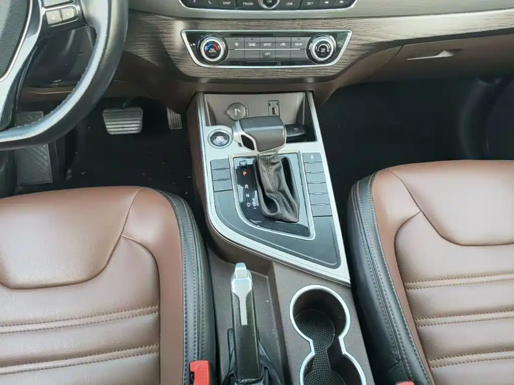 Photo 14 - Dongfeng Fengxing Jingyi X6