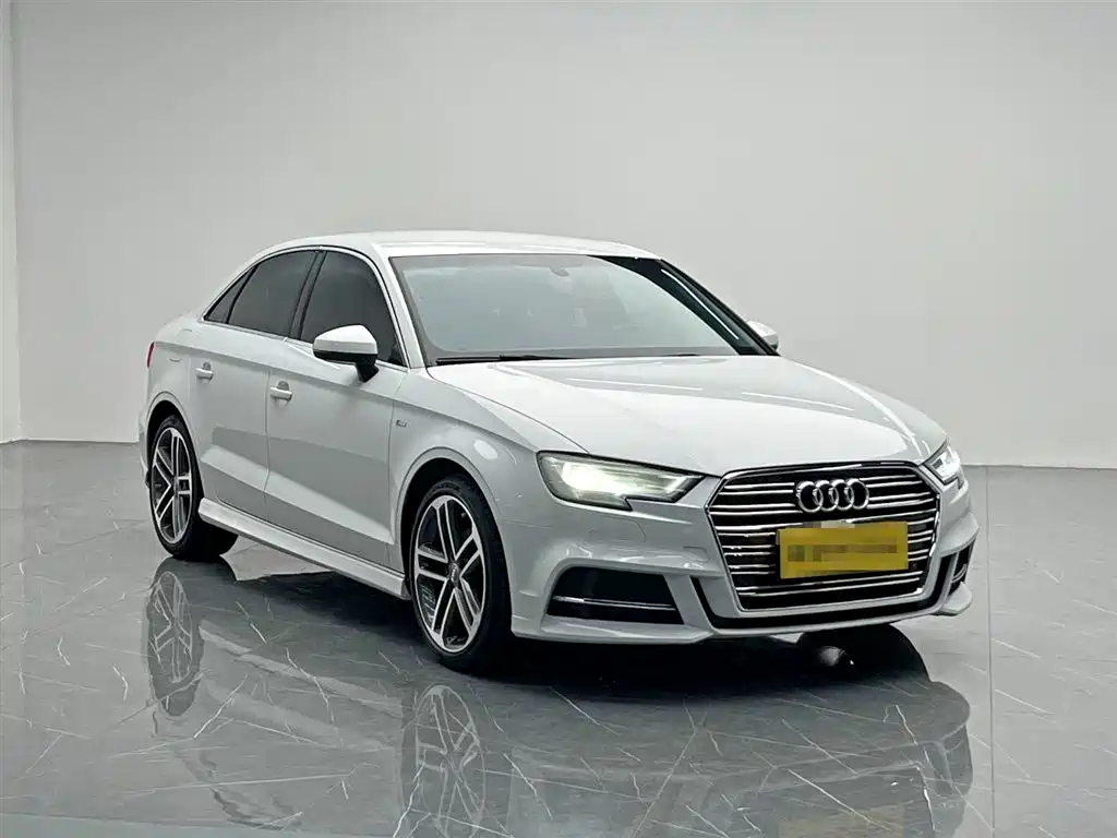 Audi A3 2018 30th Anniversary Limousine 35 TFSI Sport фото 8