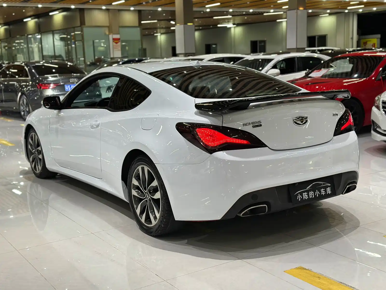 Photo 11 - Hyundai Genesis Coupe