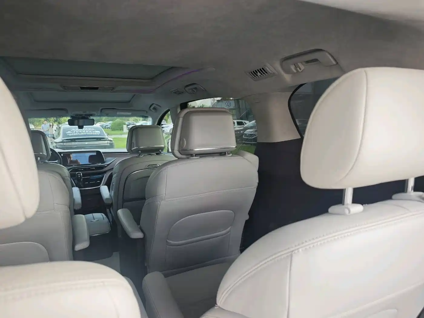 Фото 27 - Buick GL8