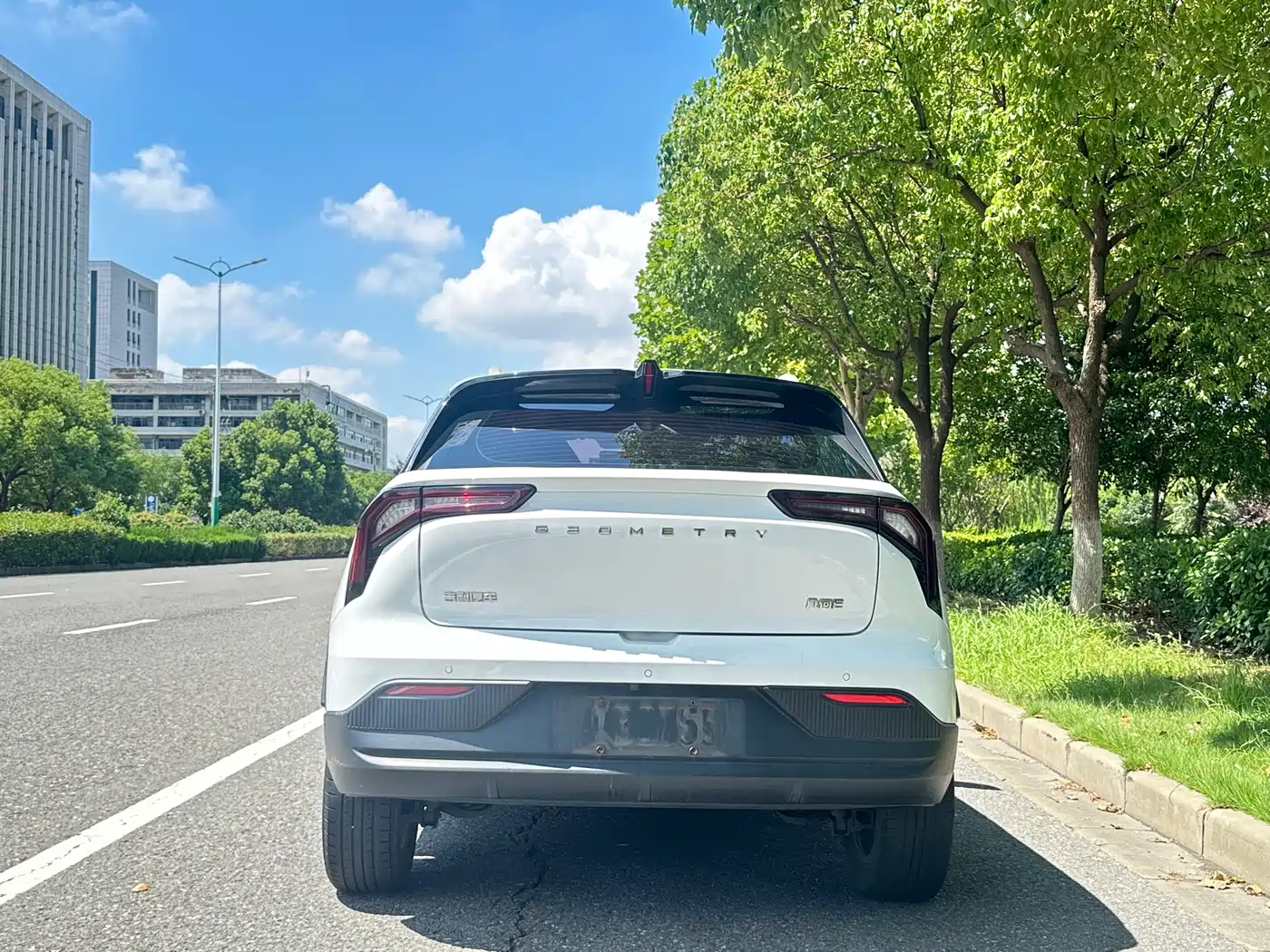 Фото 4 - Geely Geometry E Firefly