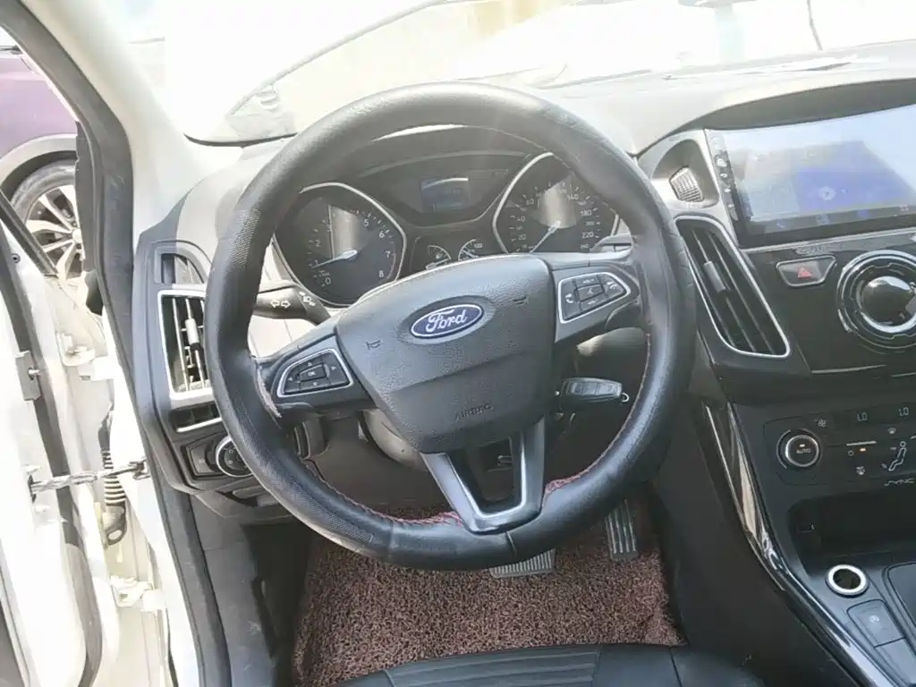 Photo 7 - Ford Focus