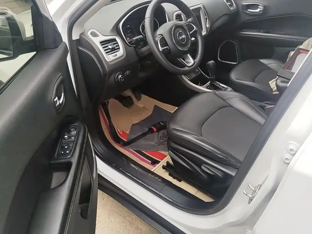 Jeep Compass 2021 2020 220T Automatic Leading Edition